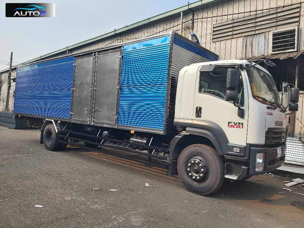 Xe tải Isuzu FVR 900 thùng kín inox 8.5 tấn dài 7.2 mét đến 9.6m
